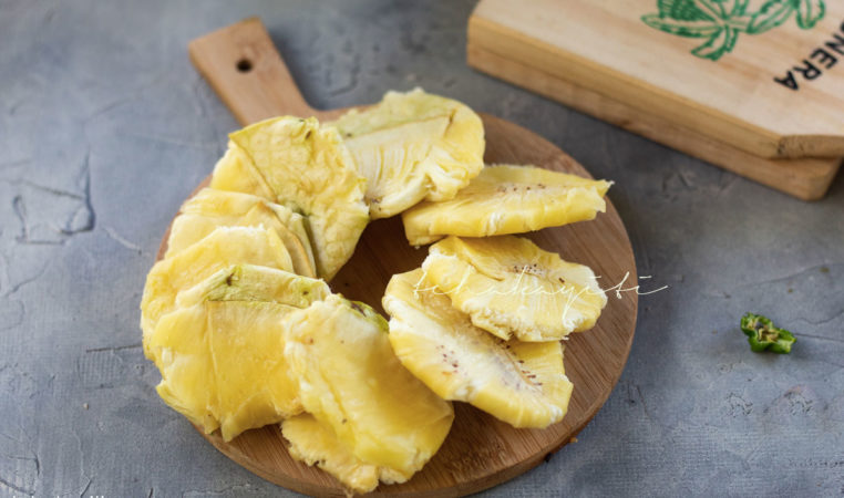 These pressed veritab aka breadfruit tostones make a great snack, appetizer or side dish. Eat them with a spicy slaw, or simply with salt sprinkled on top. | tchakayiti.com