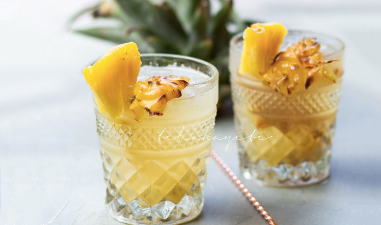 This fermented pineapple peel drink is a refreshing summer drink you want to add to your repertoire. It only requires two ingredients. | tchakayiti.com