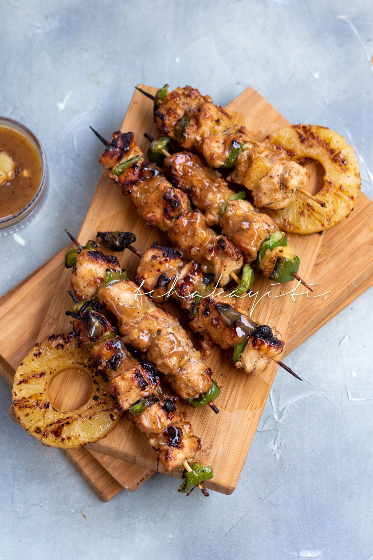 These ginger pineapple chicken kabobs are amazingly easy to make. There's some ginger and habanero pepper added to kick things up a notch. | tchakayiti.com