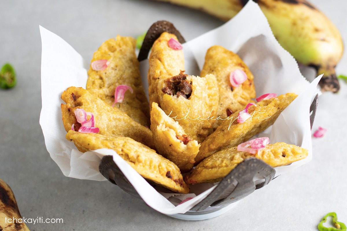 These flourless plantain empanadas, bannann kòde a I call them, are stuffed with smoked herring. | tchakayiti.com