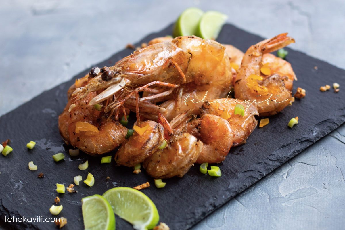 This fried shrimp recipe is an attempt to replicate the ones I grew up eating from a street merchant in Haiti. They were a pure delight. | tchakayiti.com