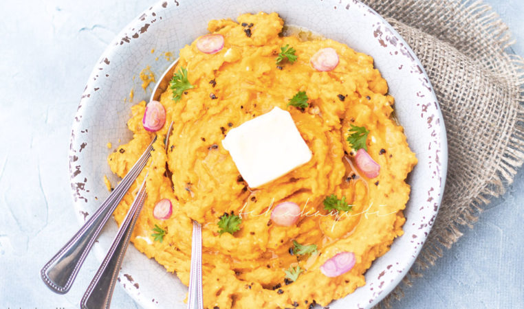 This cheesy mashed giraumon is featured among six of my favorite pumpkin recipes. Discover them on the blog. | Tchakayiti.com