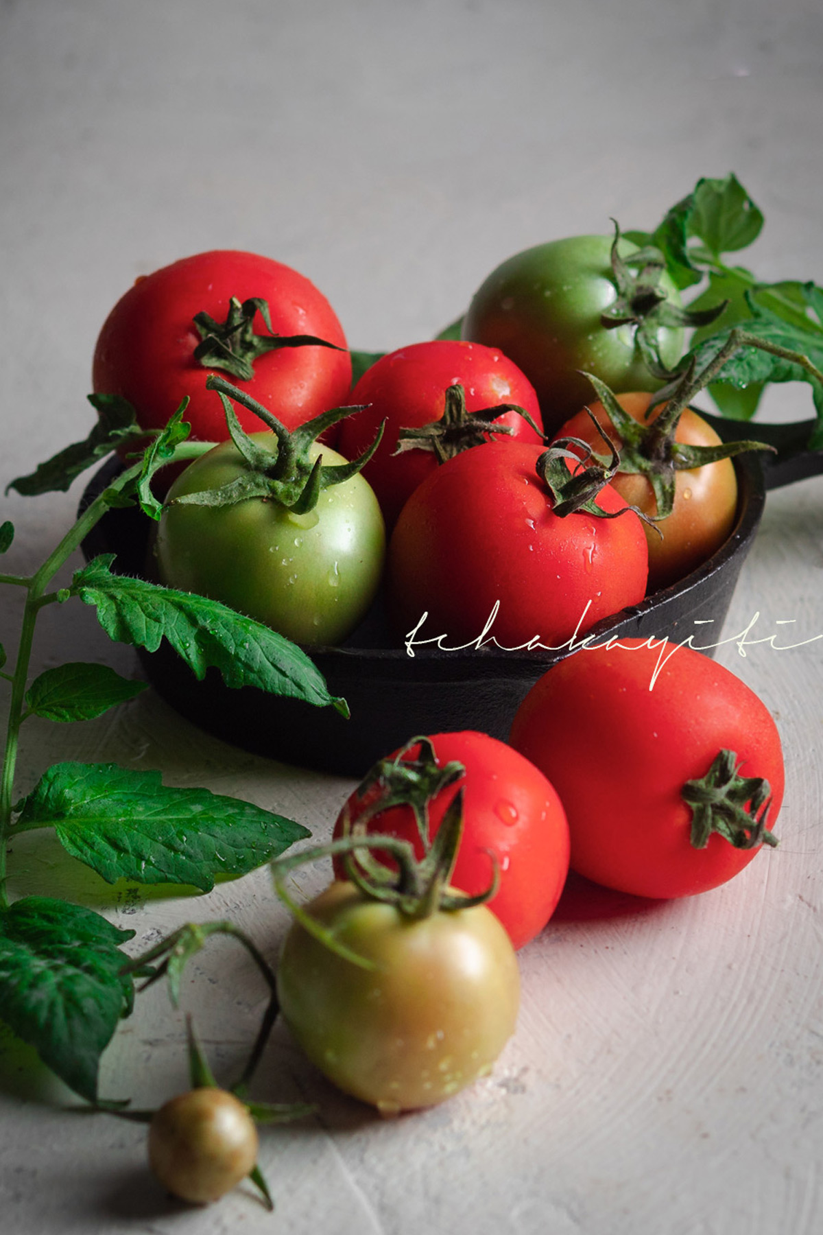 Tomatoes homegrown in Haiti. | tchakayiti.com